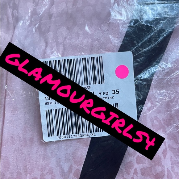 VICTORIA'S SECRET size XL-XXL
Leopard Jacquard Satin & Lace Robe NWT - Picture 4 of 7